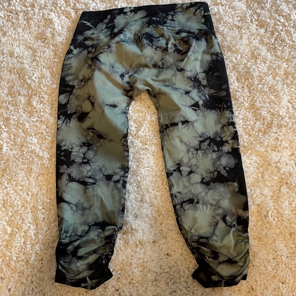 NUX Tye dye green black leggins crop M - Picture 6 of 7